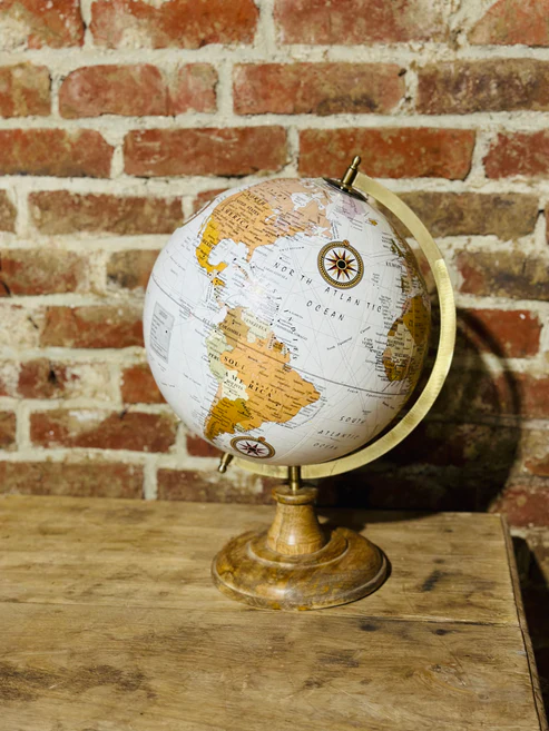 MAPPE MONDE BLANCHE ET BOIS