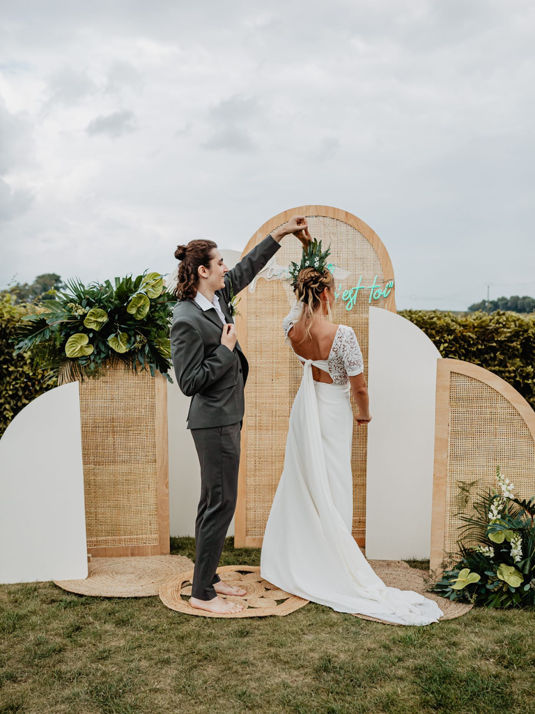 Ensemble backdrop bois