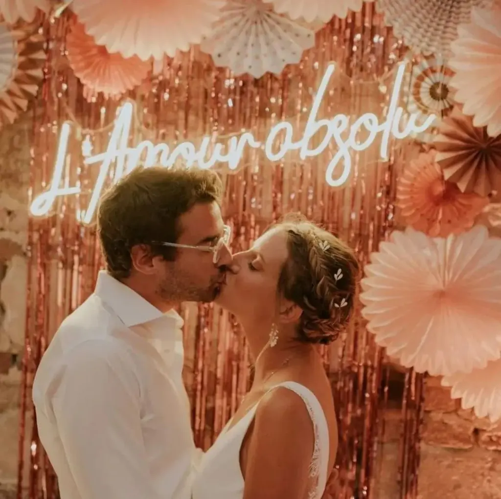 NÉON L'AMOUR ABSOLU