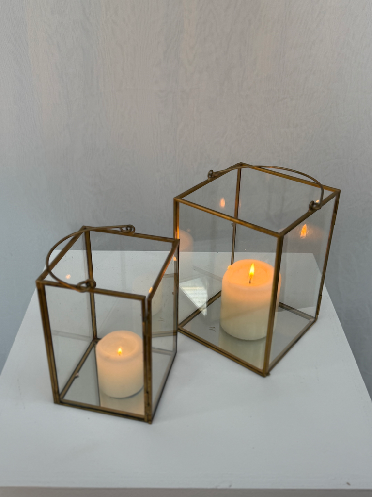 Duo de lanternes dorées