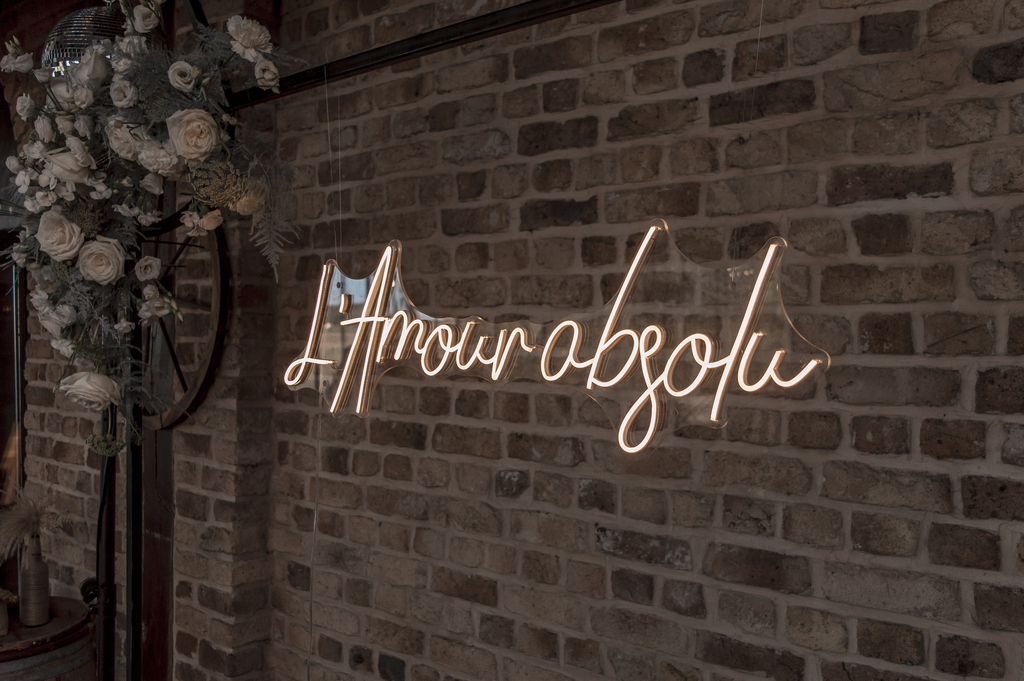 Néon "L'Amour absolu"
